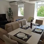 Lisboa/city/sunny Apar/metro/airport/wifi/air Cond Apartamento Lisboa