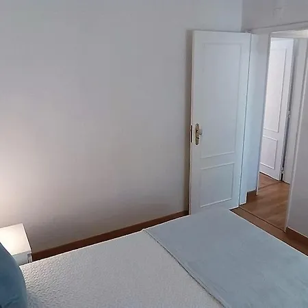 Lisboa/city/sunny Apar/metro/airport/wifi/air Cond * ליסבון